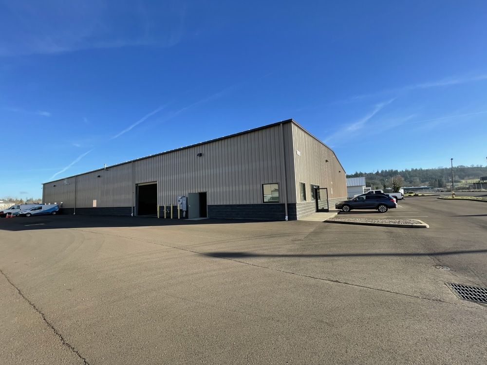 Class A Industrial: 3543 Steelhead Run Drive NE, Suite A, Albany, OR 97321